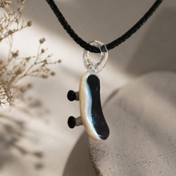 Skateboard Murano Glass Necklace · Handcrafted Skater Pendant - Imagen 2