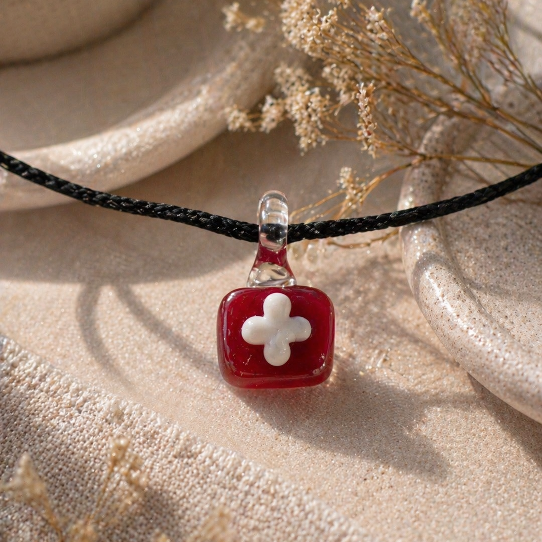 swiss-flag-murano-glass-necklace Swiss Flag Murano Glass Necklace · Handcrafted Pendant - Imagen 1