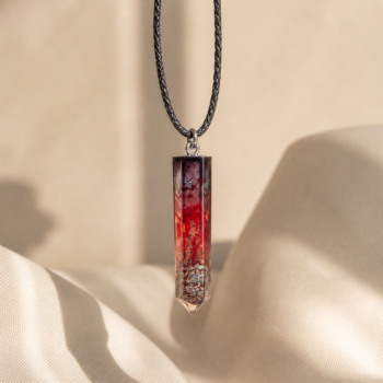 Crystal Point Resin Necklace . Handmade Prism Pendant - Imagen 4