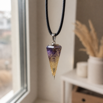 Nature Resin Crystal Necklace . Botanical Prism Pendant - Imagen 5