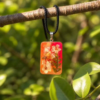 Glow in the Dark Resin Pendant. Handmade Necklace - Imagen 5