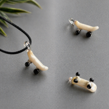 Skateboard Murano Glass Necklace · Handcrafted Skater Pendant - Imagen 5