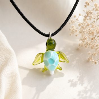 Sea Turtle Murano Glass Necklace · Handcrafted Cute Pendant - Imagen 6