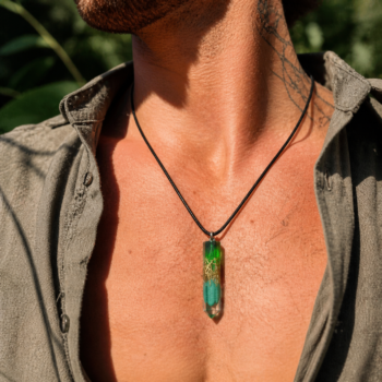 Green Nature Resin Pendant. Botanical Necklace - Imagen 3