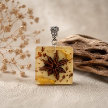Star Anise Pendant. Handmade Resin Necklace - Imagen 2