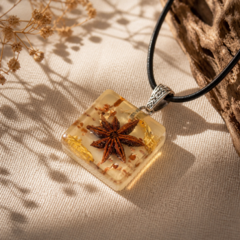 Star Anise Pendant. Handmade Resin Necklace - Imagen 3