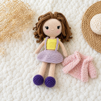Amigurumi Doll · Handmade Crochet Toy with Changeable Outfits - Imagen 2