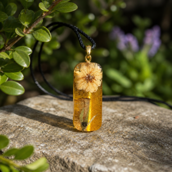 Yellow Flower Resin Necklace. Rectangular Nature Pendant - Imagen 2