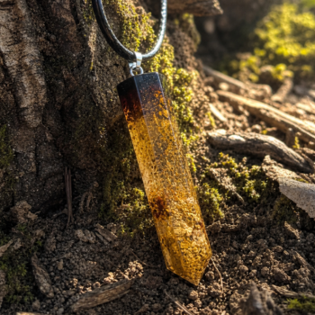 Earth Tone Resin Necklace. Root Prism Nature Pendant - Imagen 3