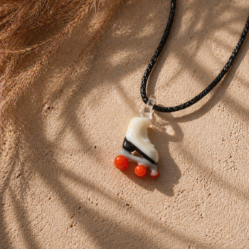 Roller Skates Murano Glass Necklace · Handcrafted Retro Sports Pendant - Imagen 2